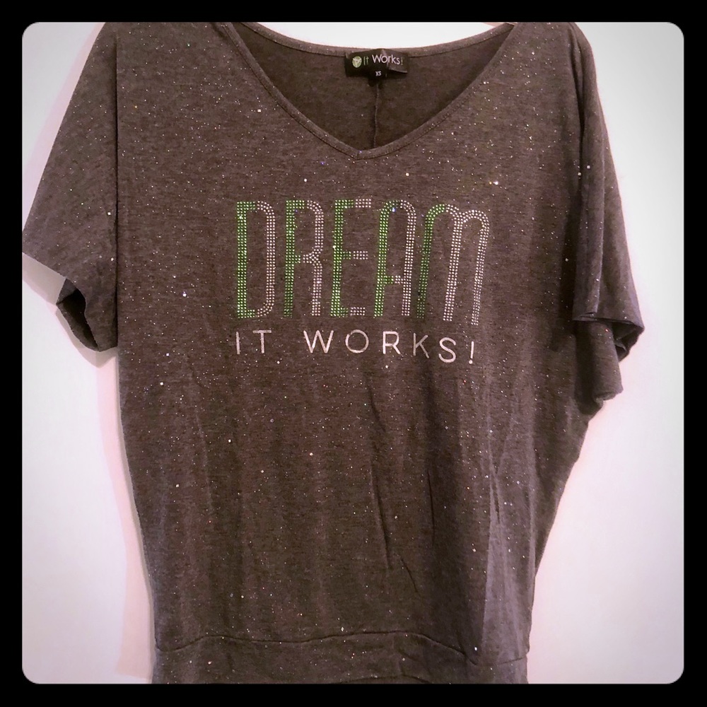 Women’s It Works! top